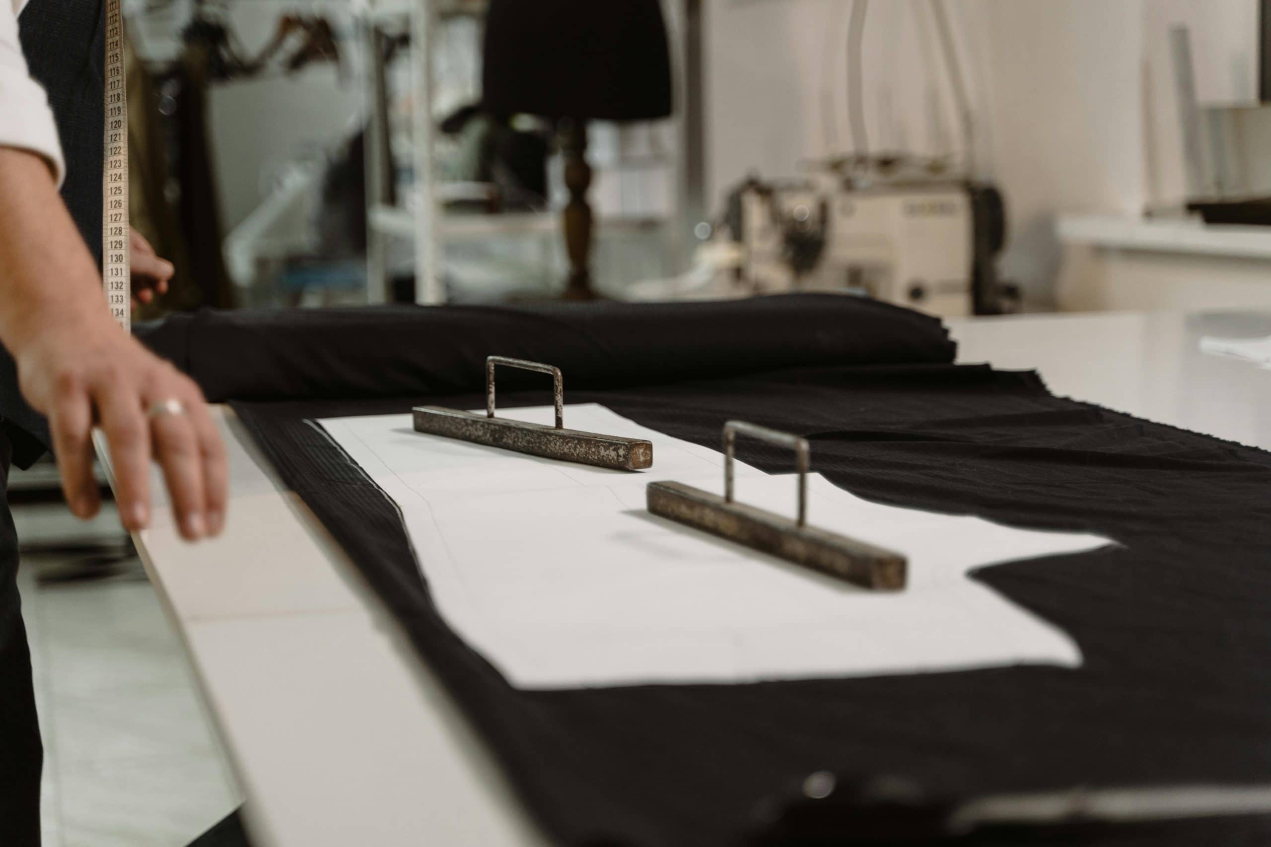 Neuromorphic Clothing Design Adapting to Human Experiences