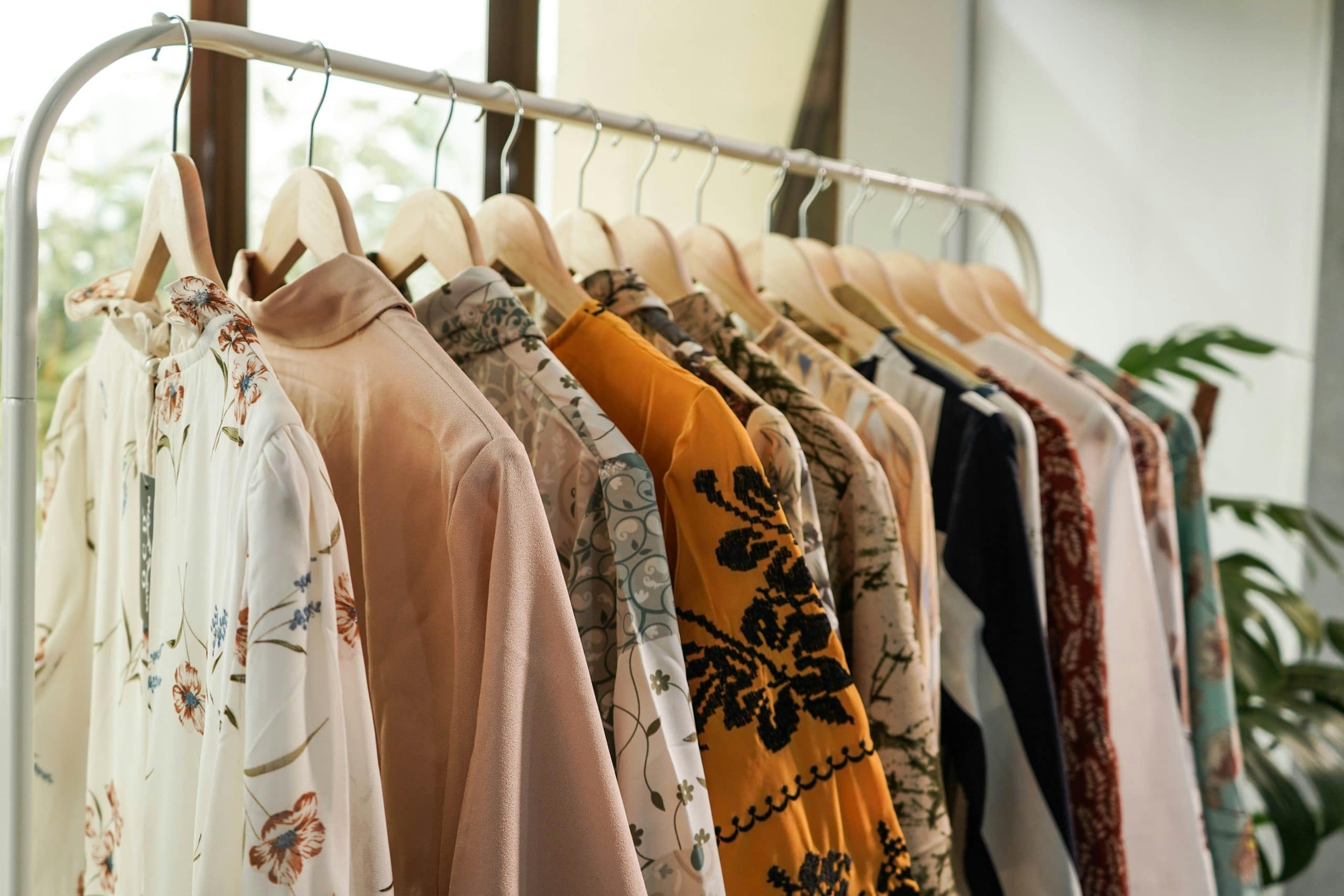 Advanced Biomimetic Fashion Interfaces Inspired by Natural Systems